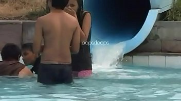 Camelto Desi girl pussy in water park