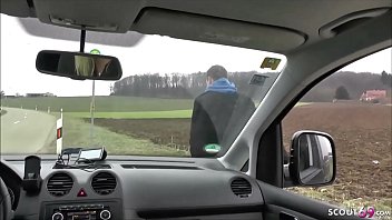 German Milf - MUTTI NIMMT JUNGEN TRAMPER AUF WEG NACH HAUSE MIT UND FICKT IHN AUF DER LANDSTRASSE