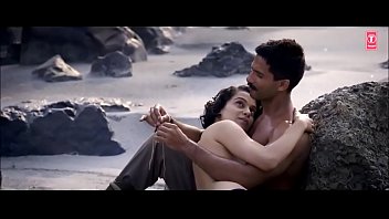 Kangana Ranaut Topless nude scene