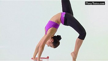 Tonya the hot gymnast makes incredible poses