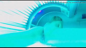 Camgirl Masturbates in Tanning Bed - SexyStreamate.com