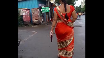 aunty saree ass