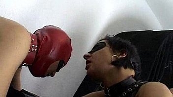 2 lesbians in latex kissing ang fucking