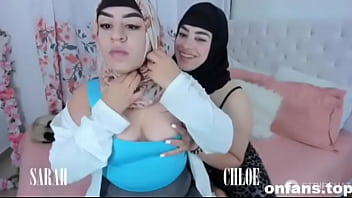 lesbienne amies marociane hijab