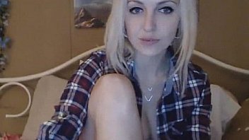 Hot blonde goes wild on webcam and starts fucking her pussy like crazy