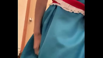 Alice cosplay fart