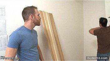 Mature gay guy fucks with hunky gay