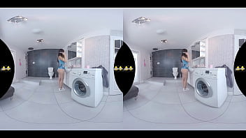 VR Pissing in the Bathroom